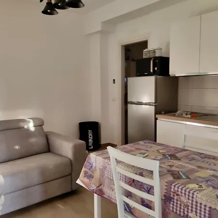 Tiny Green Apartament In Rome - Magliana-2